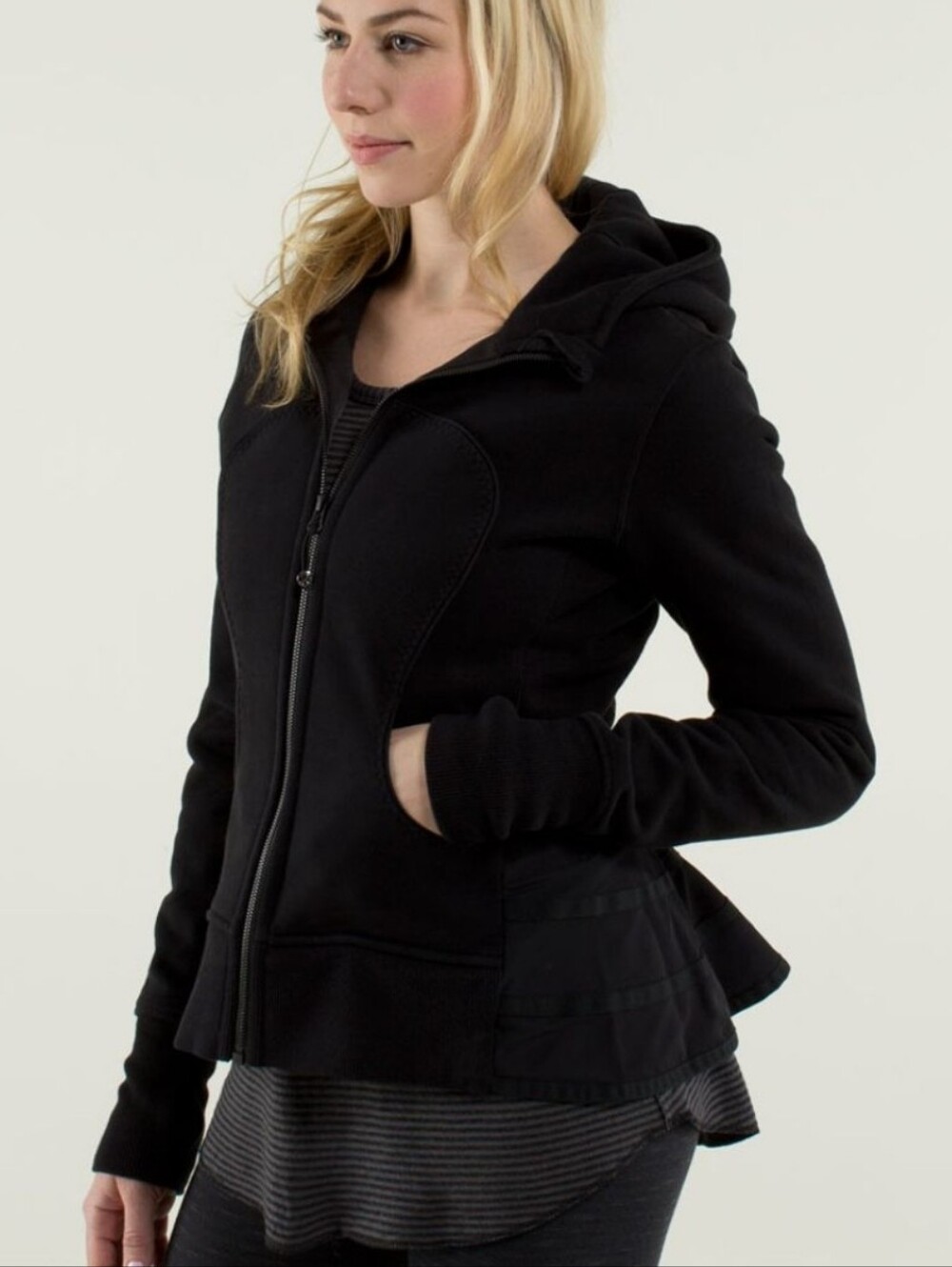 Rare lululemon HIVER 2013 Black Zip Scuba Hoodie SWEATSHIRT PEPLUM Ruffled UP